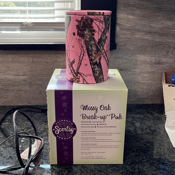 EUC Scentsy Mossy Oak Break-Up Pink - Picture 1 of 6